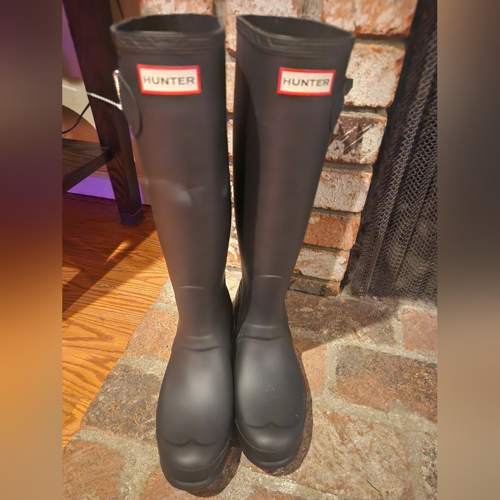 Hunter Black Textured Sole Boots WOMEN'S